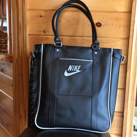 Nike Handbags - Black Nike tote bag with laptop pocket